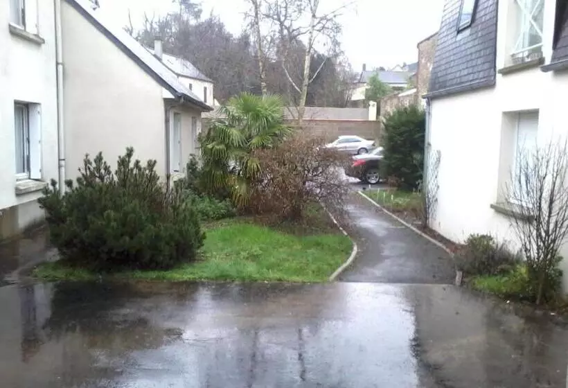 Hotelli Contact Hôtel Du Cerf