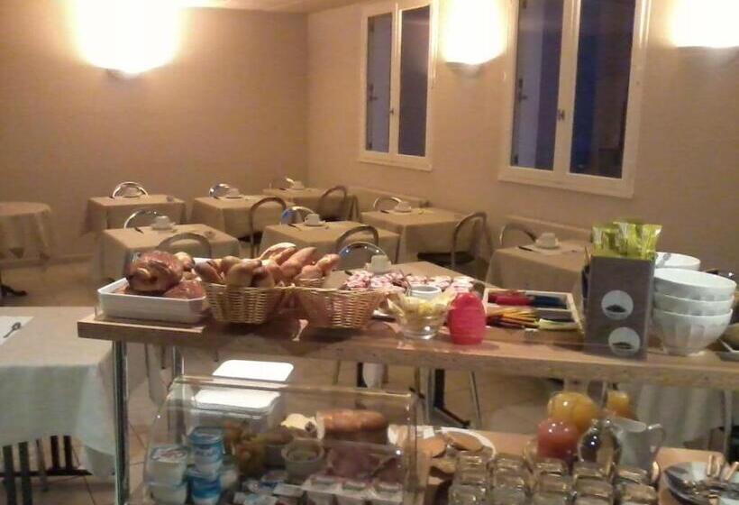 בית מלון כפרי Contact Hôtel Du Cerf