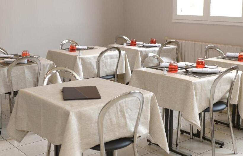 בית מלון כפרי Contact Hôtel Du Cerf