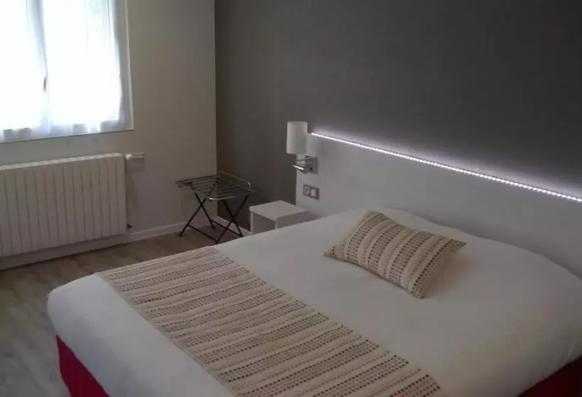 Hotelli Contact Hôtel Du Cerf