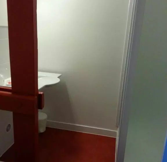 Hotelli Contact Hôtel Du Cerf