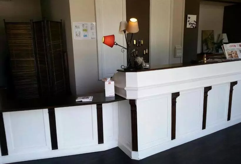 Hotelli Contact Hôtel Du Cerf