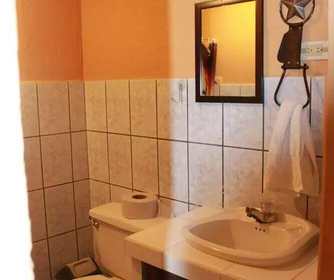 Hotelli Establo Arenal Lodge