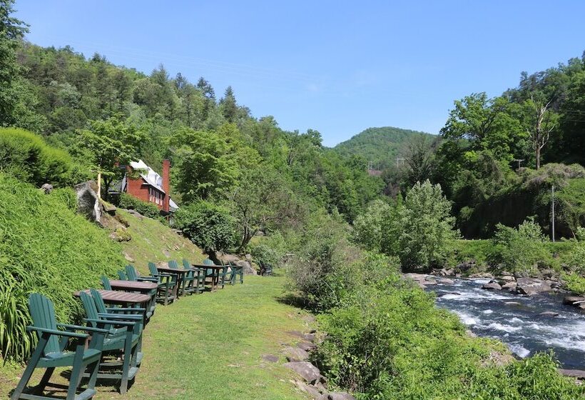 ホテル Historic Tapoco Lodge