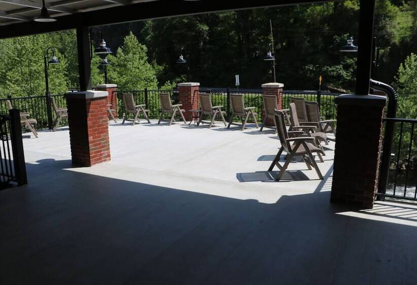 ホテル Historic Tapoco Lodge