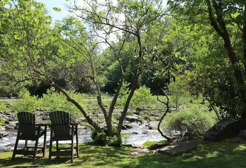 ホテル Historic Tapoco Lodge