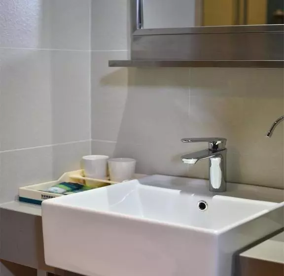 ホテル Home Inn Selected Nanjing Xuanwu Lake New Model Road Subway Station