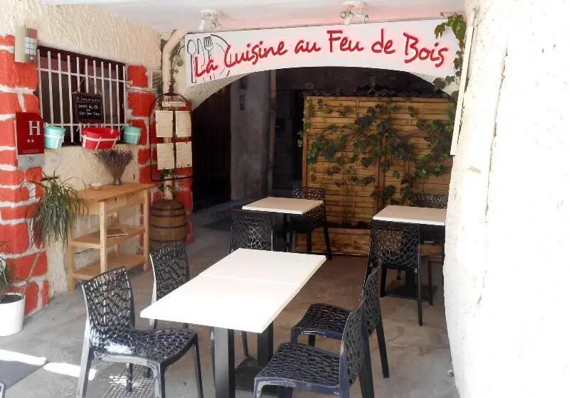 ホテル Hôtel Restaurant Le Palais