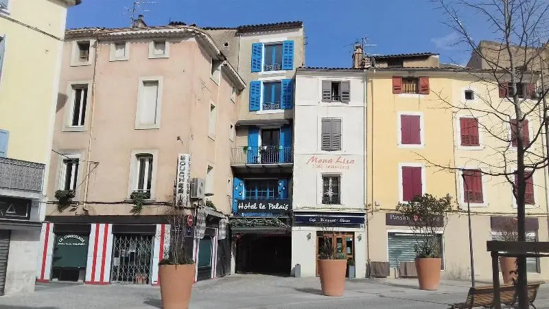 ホテル Hôtel Restaurant Le Palais