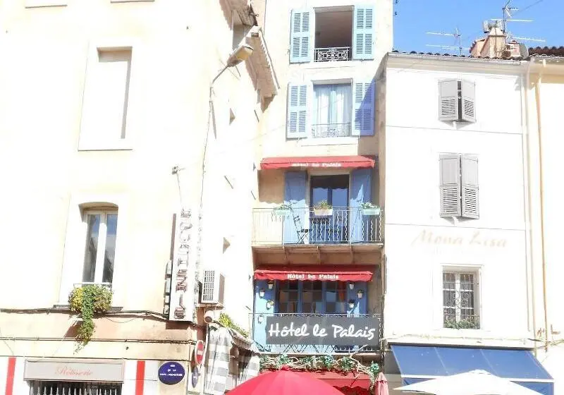 ホテル Hôtel Restaurant Le Palais