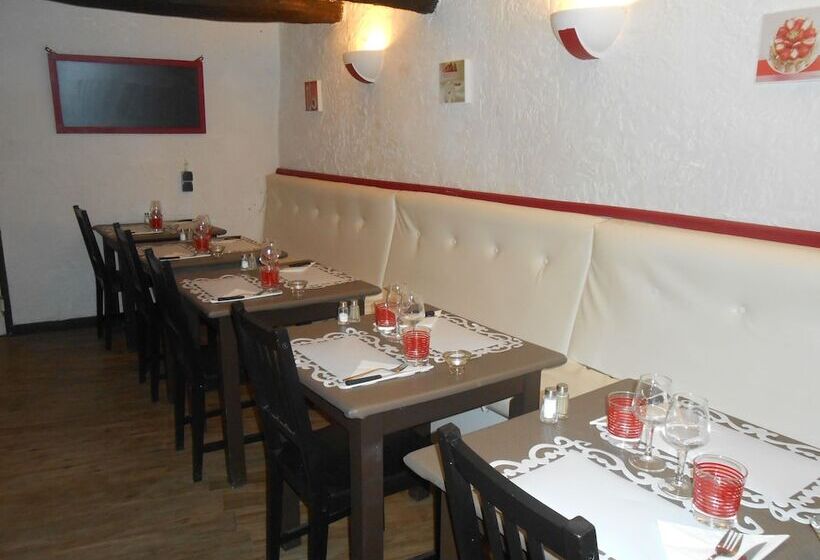 호텔 Hôtel Restaurant Le Palais