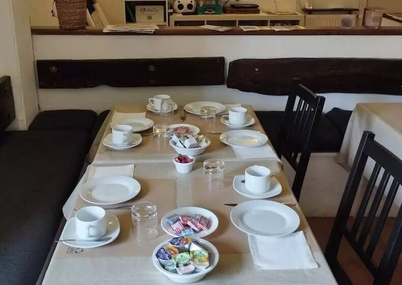 ホテル Hôtel Restaurant Le Palais