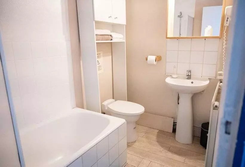 ホテル Hôtel Restaurant Le Palais