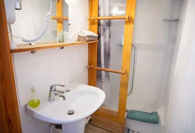 ホテル Hôtel Restaurant Le Palais