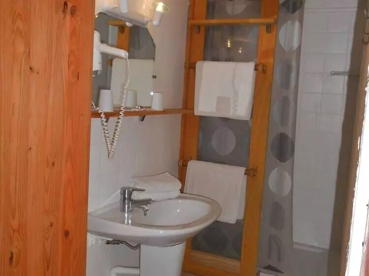 ホテル Hôtel Restaurant Le Palais