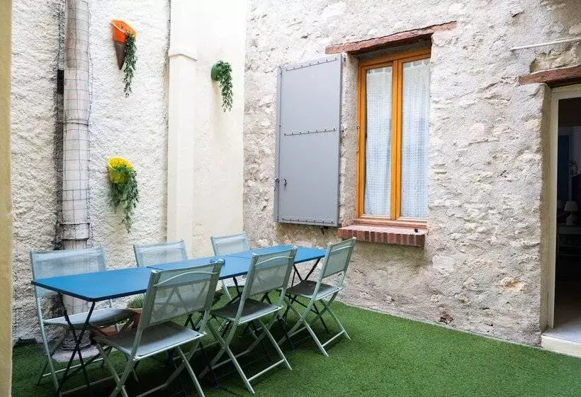 ホテル Hôtel Restaurant Le Palais