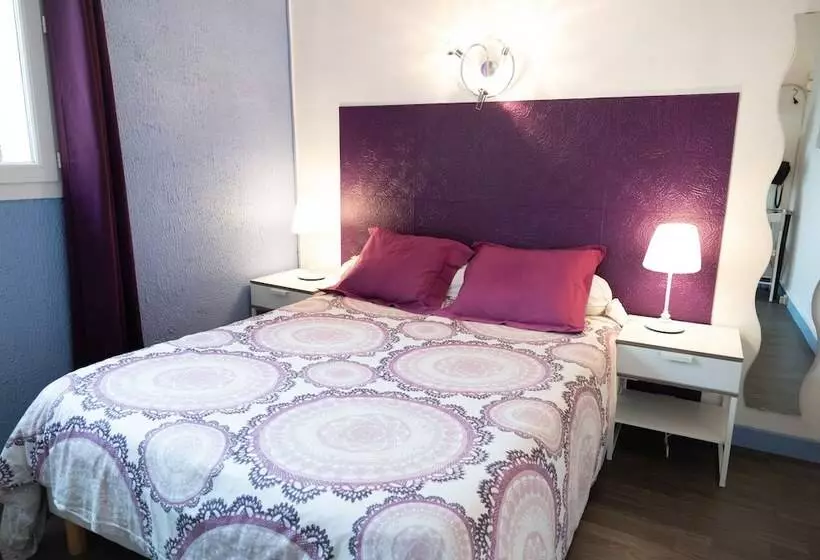 ホテル Hôtel Restaurant Le Palais