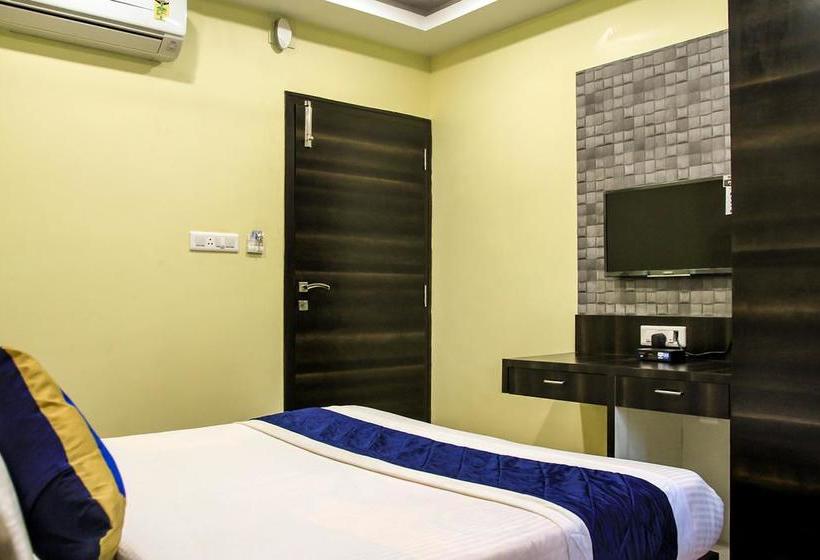 Hotel Fab Royal Height