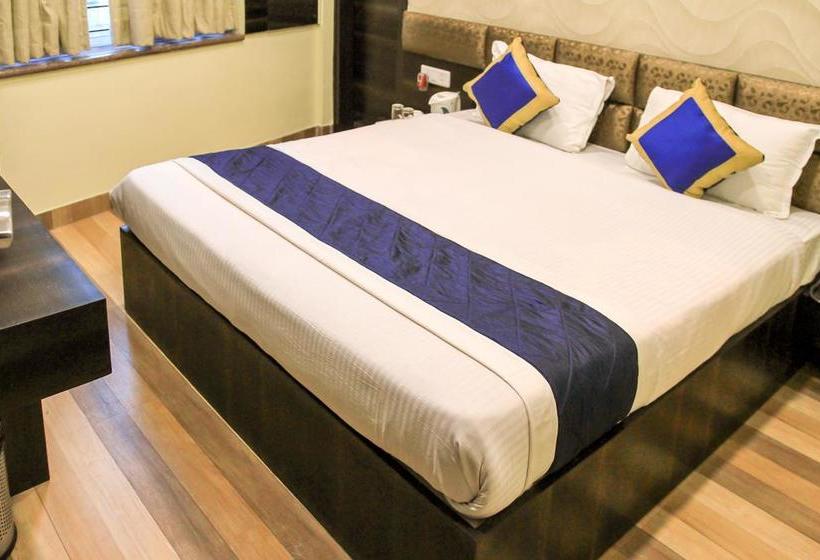 Hotel Fab Royal Height