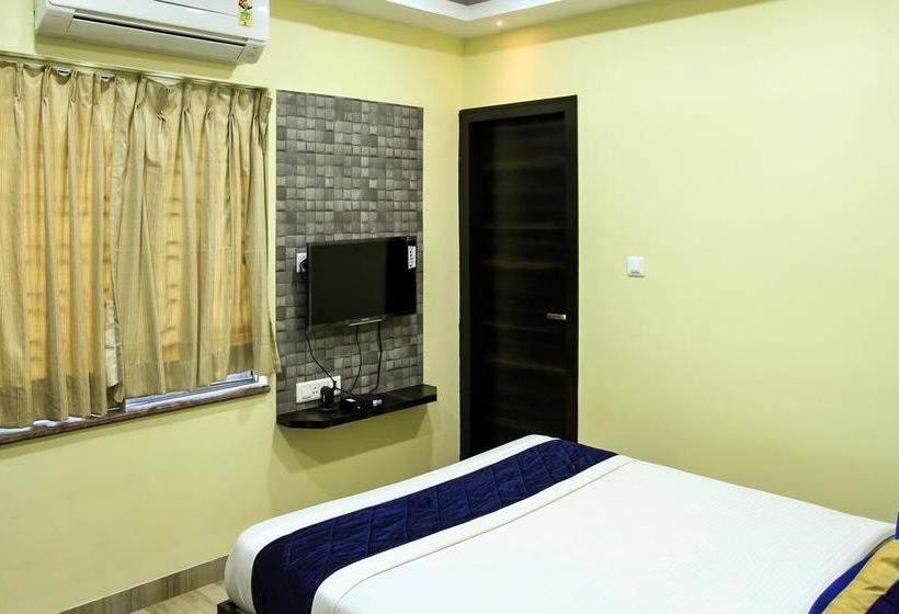 Hotel Fab Royal Height