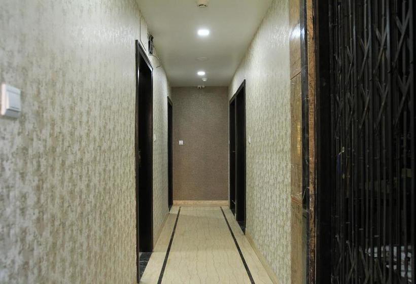 Hotel Fab Royal Height