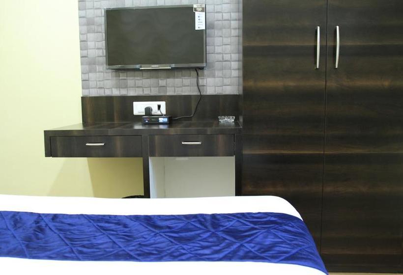 Hotel Fab Royal Height