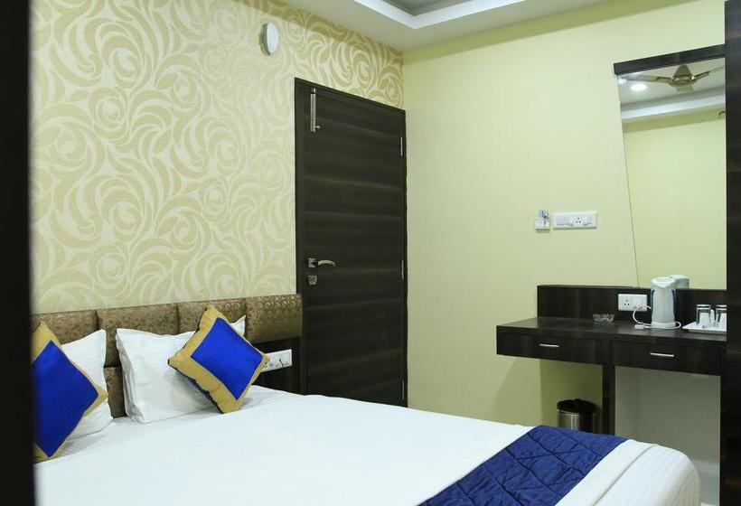 Hotel Fab Royal Height