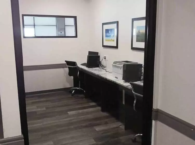 ホテル Park Inn By Radisson Edmonton Airport