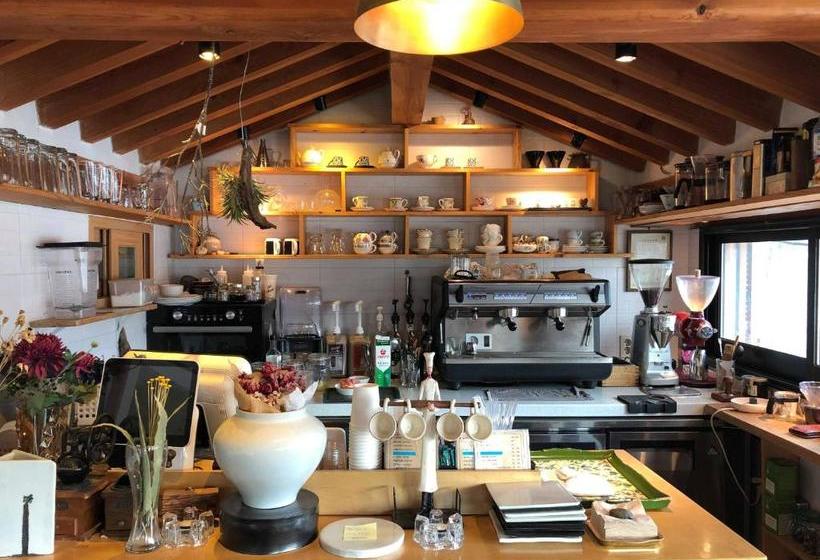 פנסיון Floral Space Hanok Guesthouse