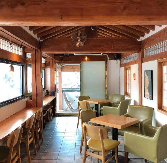 פנסיון Floral Space Hanok Guesthouse