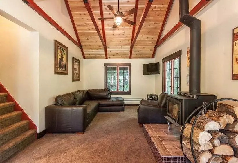 Hideaway Above The Stream