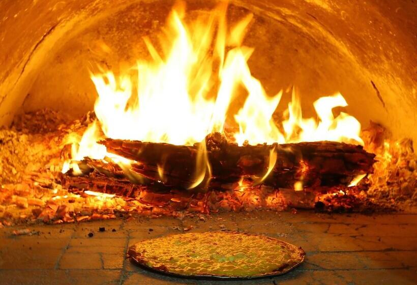 مسافرخانه Casa Forno Country