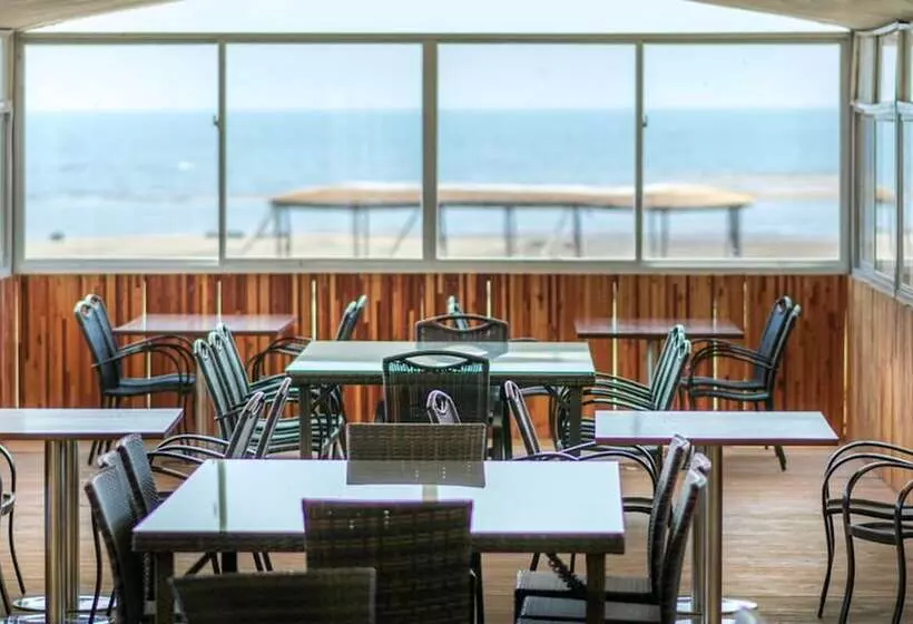 هتل Blue Waters By Serendib