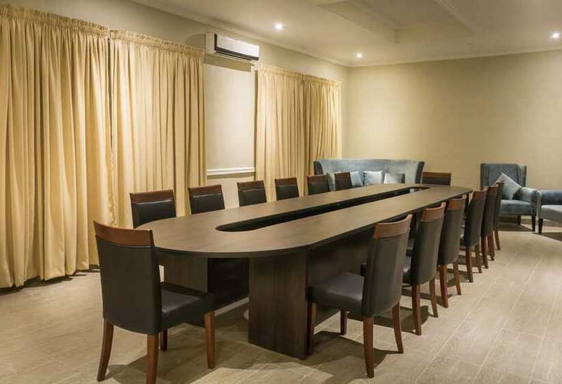 هتل Blue Waters By Serendib