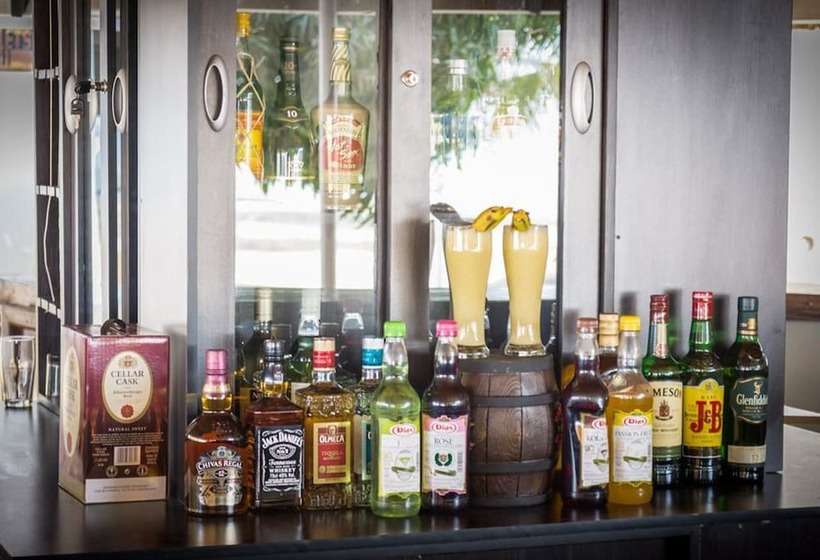 هتل Blue Waters By Serendib