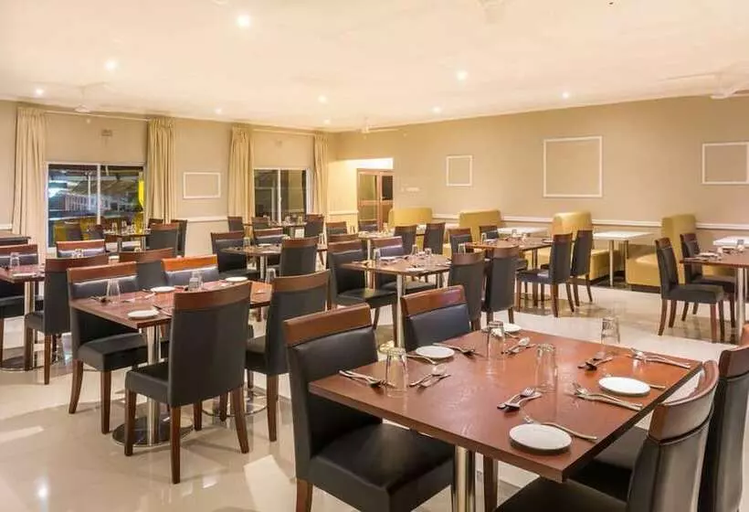 هتل Blue Waters By Serendib