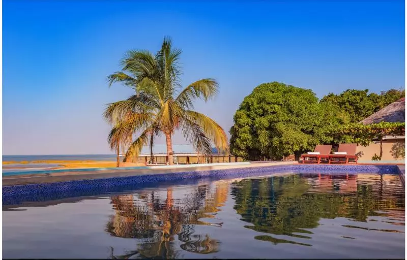 هتل Blue Waters By Serendib