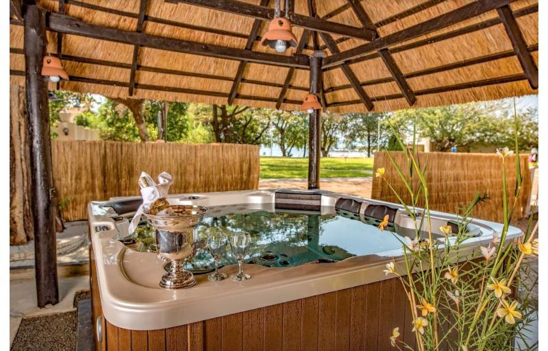 هتل Blue Waters By Serendib