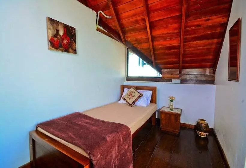 هتل Mount Lake Inn
