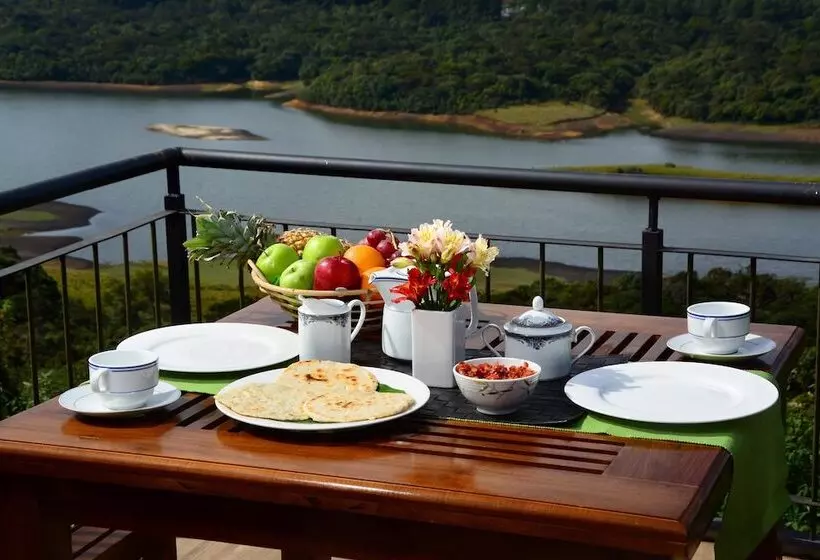 هتل Mount Lake Inn