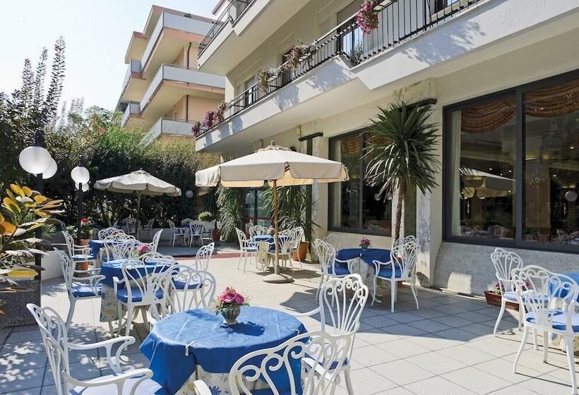 בית מלון כפרי Pineta