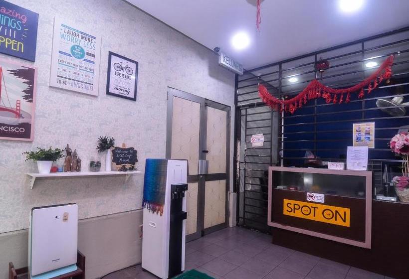 Hotell Spot On 89630 Hilltop Room