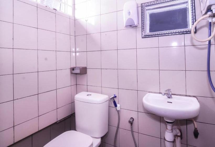 Hotell Spot On 89630 Hilltop Room