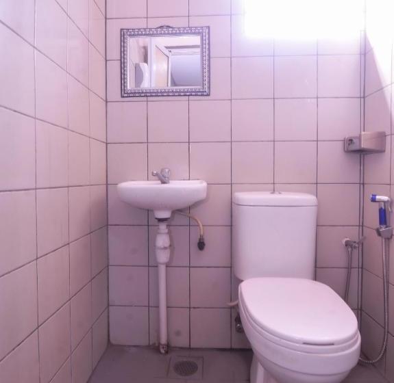 Hotell Spot On 89630 Hilltop Room