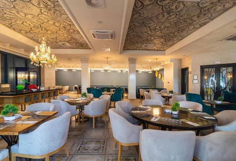 בית מלון כפרי Eco Therma Village   Mineral Pool & Spa & All Inclusive