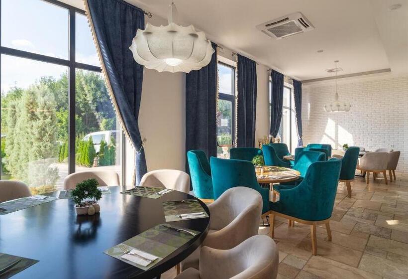 בית מלון כפרי Eco Therma Village   Mineral Pool & Spa & All Inclusive