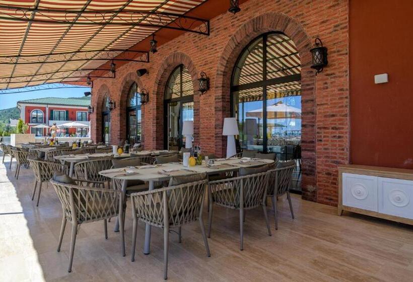 בית מלון כפרי Eco Therma Village   Mineral Pool & Spa & All Inclusive