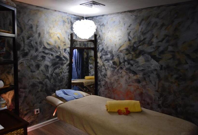 בית מלון כפרי Eco Therma Village   Mineral Pool & Spa & All Inclusive