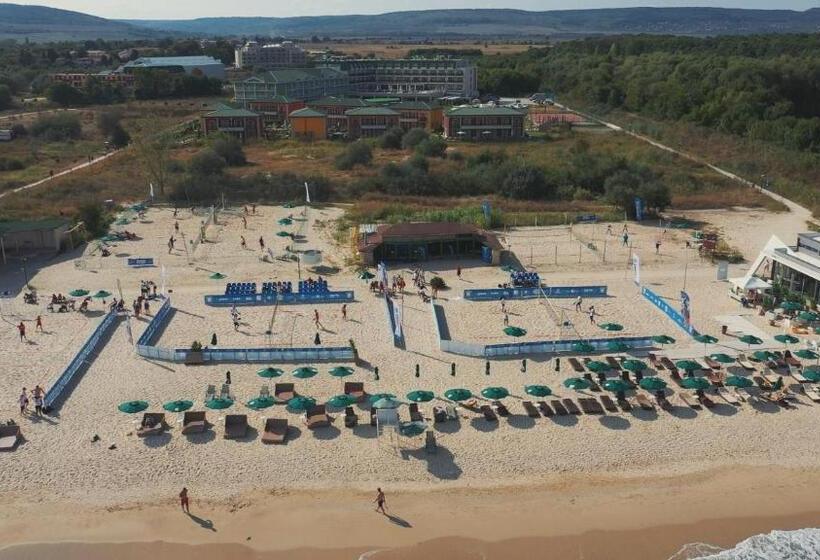 בית מלון כפרי Eco Therma Village   Mineral Pool & Spa & All Inclusive