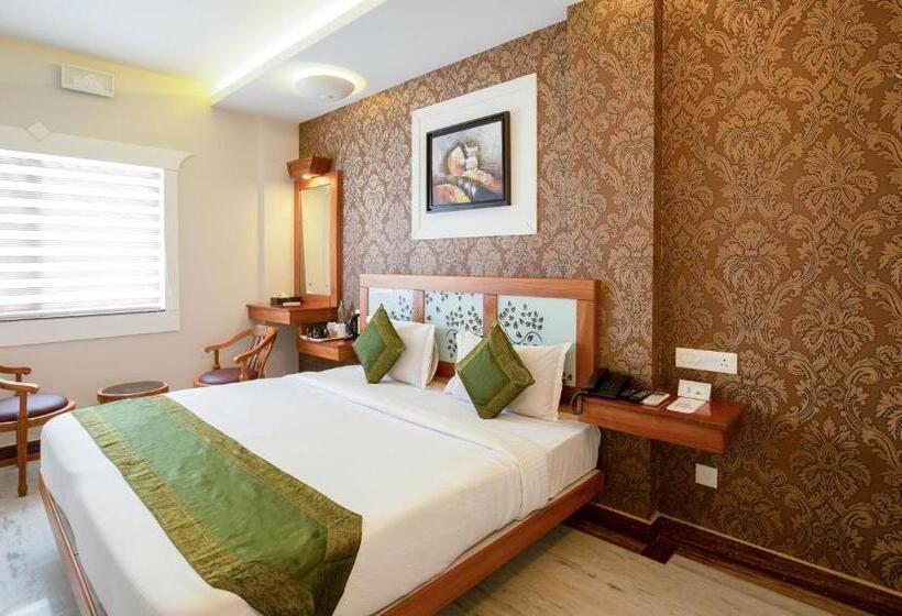 Hotel Treebo The Qasr